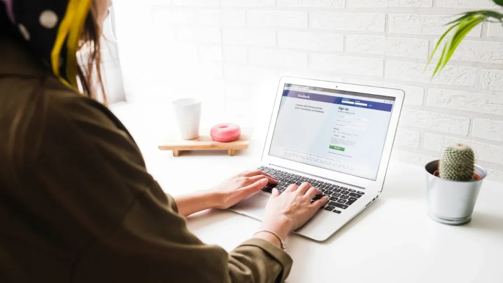 Menggunakan Facebook Ads