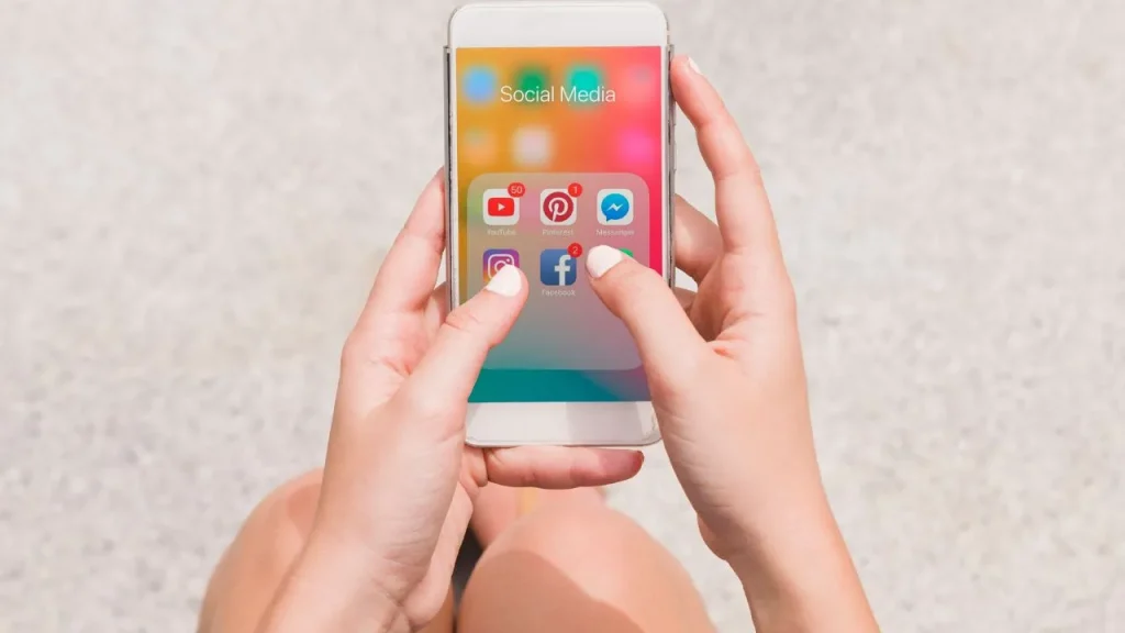 Menganalisis Performa Media Sosial